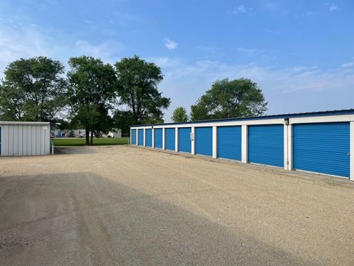 Source URL: https://cdnsc.rentcafe.com/dmslivecafe/3/1641603/Builing_with_wide_aisle(20250610090510324).jpg?width=-1&height=385&quality=80