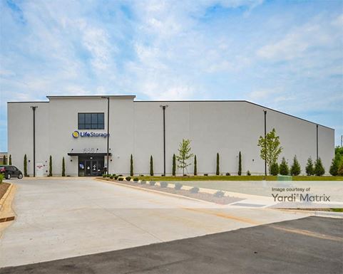 Source URL: https://cdnsc.rentcafe.com/dmslivecafe/3/1647915/1647915-1-4.jpg?width=-1&height=385&quality=80