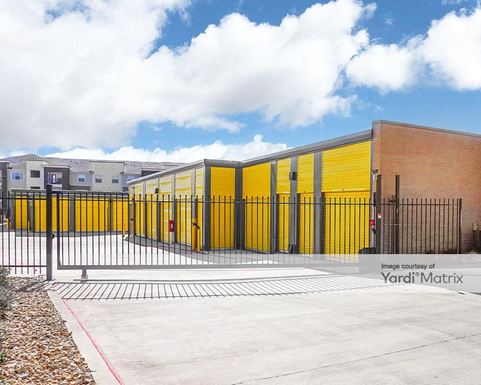 Source URL: https://cdnsc.rentcafe.com/dmslivecafe/3/1647944/1647944-1-5.jpg?width=-1&height=385&quality=80