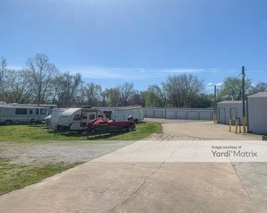 Storage Units for Rent available at 2325 West Shady Grove Road, Springdale, AR 72762