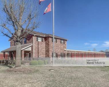 Storage Units for Rent available at 2325 North Gregg Avenue, Fayetteville, AR 72703
