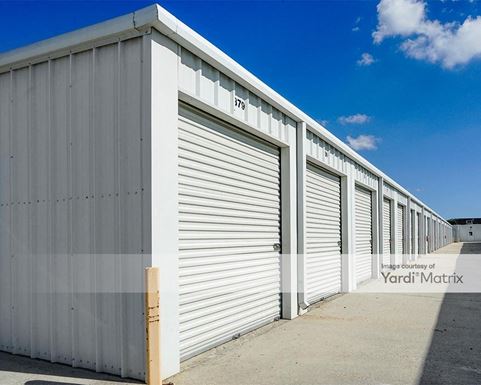 Source URL: https://cdnsc.rentcafe.com/dmslivecafe/3/1692933/1692933-1-4.jpg?width=-1&height=385&quality=80