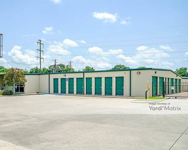 Storage Units for Rent available at 2300 SW Evangeline Thruway, Lafayette, LA 70508