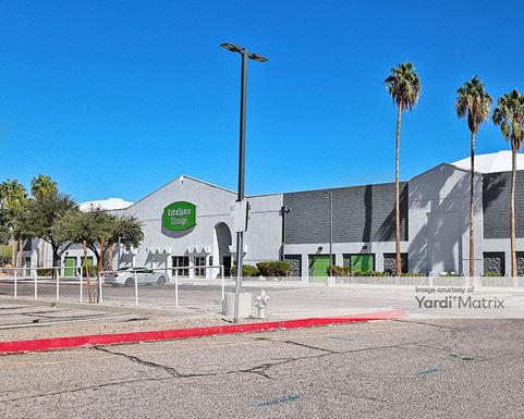 Source URL: https://cdnsc.rentcafe.com/dmslivecafe/3/1693114/1693114-1-3.jpg?width=-1&height=385&quality=80