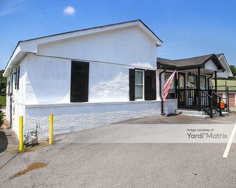 Source URL: https://cdnsc.rentcafe.com/dmslivecafe/3/1717439/1717439-1-5.jpg?width=-1&height=385&quality=80