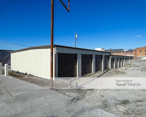 Source URL: https://cdnsc.rentcafe.com/dmslivecafe/3/1717445/1717445-1-3.jpg?width=-1&height=385&quality=80