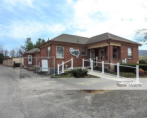 Source URL: https://cdnsc.rentcafe.com/dmslivecafe/3/1717455/1717455-1-2.jpg?width=-1&height=385&quality=80