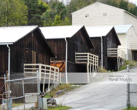 Source URL: https://cdnsc.rentcafe.com/dmslivecafe/3/1717516/1717516-1-2.jpg?width=-1&height=385&quality=80