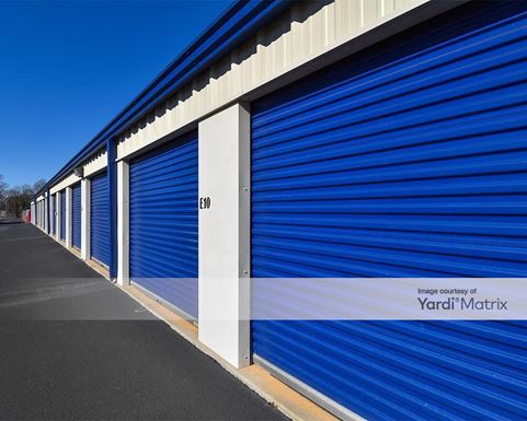 Source URL: https://cdnsc.rentcafe.com/dmslivecafe/3/1717570/1717570-1-3.jpg?width=-1&height=385&quality=80