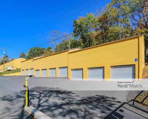 Source URL: https://cdnsc.rentcafe.com/dmslivecafe/3/1717584/1717584-1-4.jpg?width=-1&height=385&quality=80