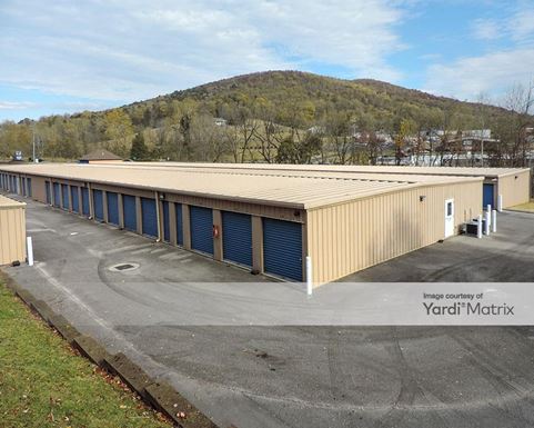 Source URL: https://cdnsc.rentcafe.com/dmslivecafe/3/1717603/1717603-1-2.jpg?width=-1&height=385&quality=80