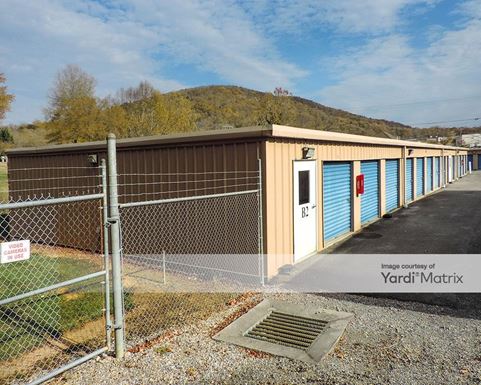 Source URL: https://cdnsc.rentcafe.com/dmslivecafe/3/1717603/1717603-1-3.jpg?width=-1&height=385&quality=80