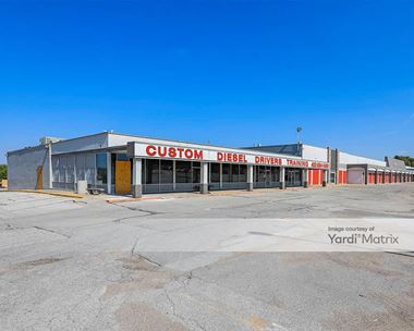 Storage Units for Rent available at 5000 L Street, Omaha, NE 68117