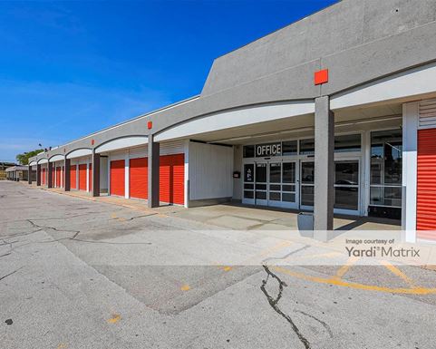 Source URL: https://cdnsc.rentcafe.com/dmslivecafe/3/1717865/1717865-1-3.jpg?width=-1&height=385&quality=80