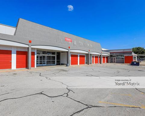 Source URL: https://cdnsc.rentcafe.com/dmslivecafe/3/1717865/1717865-1-4.jpg?width=-1&height=385&quality=80