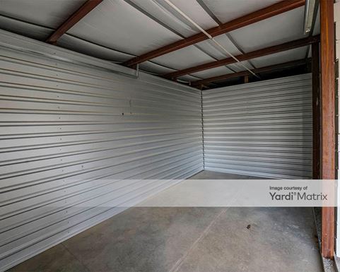 Source URL: https://cdnsc.rentcafe.com/dmslivecafe/3/1717878/1717878-1-4.jpg?width=-1&height=385&quality=80