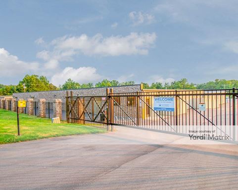 Source URL: https://cdnsc.rentcafe.com/dmslivecafe/3/1720747/1720747-1-2.jpg?width=-1&height=385&quality=80