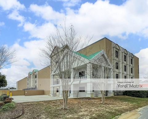 Source URL: https://cdnsc.rentcafe.com/dmslivecafe/3/1729903/1729903-1-2.jpg?width=-1&height=385&quality=80