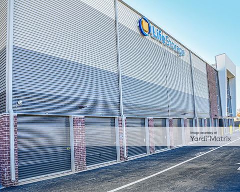 Source URL: https://cdnsc.rentcafe.com/dmslivecafe/3/1729951/1729951-1-5.jpg?width=-1&height=385&quality=80