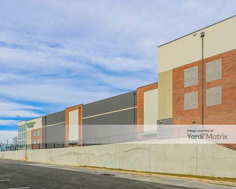 Source URL: https://cdnsc.rentcafe.com/dmslivecafe/3/1736150/1736150-1-2.jpg?width=-1&height=385&quality=80