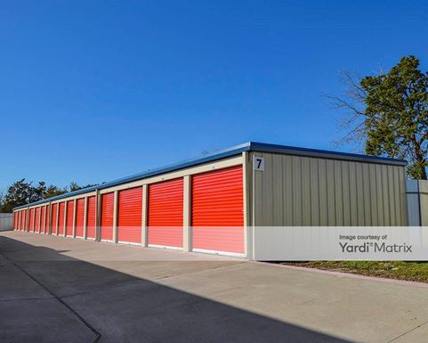 Source URL: https://cdnsc.rentcafe.com/dmslivecafe/3/1736208/1736208-1-5.jpg?width=-1&height=385&quality=80