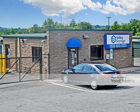 Source URL: https://cdnsc.rentcafe.com/dmslivecafe/3/1748243/1748243-1-4.jpg?width=-1&height=385&quality=80