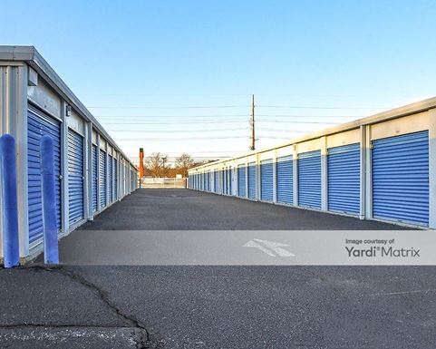 Source URL: https://cdnsc.rentcafe.com/dmslivecafe/3/1766816/1766816-1-4.jpg?width=-1&height=385&quality=80