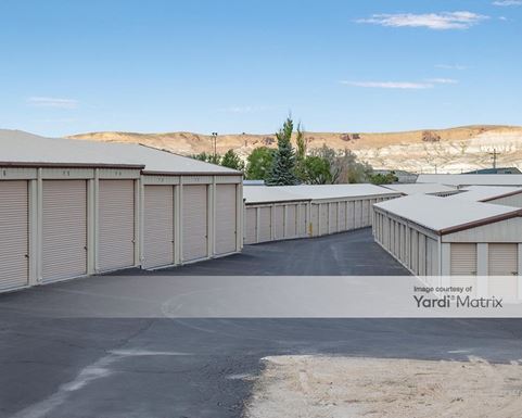 Source URL: https://cdnsc.rentcafe.com/dmslivecafe/3/1766850/1766850-1-5.jpg?width=-1&height=385&quality=80