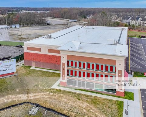 Source URL: https://cdnsc.rentcafe.com/dmslivecafe/3/1766937/1766937-1-4.jpg?width=-1&height=385&quality=80