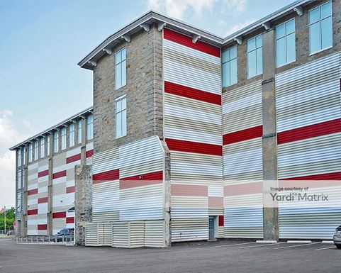 Source URL: https://cdnsc.rentcafe.com/dmslivecafe/3/1766958/1766958-1-5.jpg?width=-1&height=385&quality=80