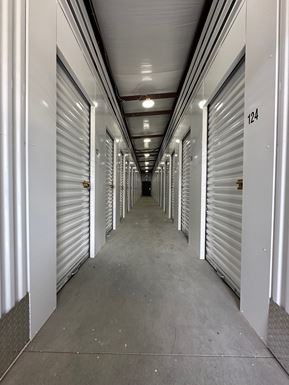 Source URL: https://cdnsc.rentcafe.com/dmslivecafe/3/1769100/mack5(20240827155135342).jpg?width=-1&height=385&quality=80