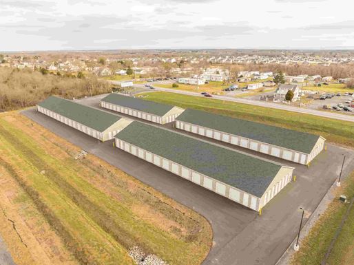 Source URL: https://cdnsc.rentcafe.com/dmslivecafe/3/1774549/StorageFacilityJBG_8(20250108161910440).jpg?width=-1&height=385&quality=80