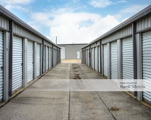 Source URL: https://cdnsc.rentcafe.com/dmslivecafe/3/1781802/1781802-1-5.jpg?width=-1&height=385&quality=80