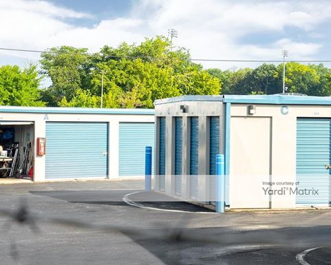 Source URL: https://cdnsc.rentcafe.com/dmslivecafe/3/1781933/1781933-1-2.jpg?width=-1&height=385&quality=80