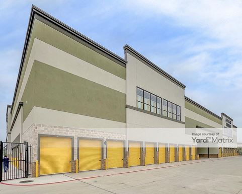 Source URL: https://cdnsc.rentcafe.com/dmslivecafe/3/1782105/1782105-1-2.jpg?width=-1&height=385&quality=80