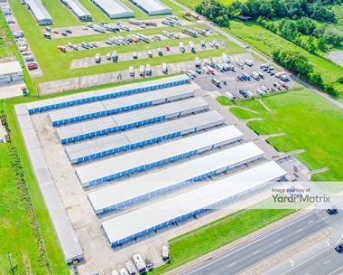 Storage Units for Rent available at 11203 US-301, Oxford, FL 34484