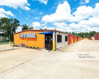 Storage Units for Rent available at 700 I - 45, Huntsville, TX 77340
