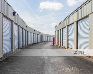 Storage Units for Rent available at 905 West Loop, El Campo, TX 77437