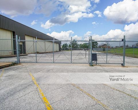 Source URL: https://cdnsc.rentcafe.com/dmslivecafe/3/1805408/1805408-1-5.jpg?width=-1&height=385&quality=80