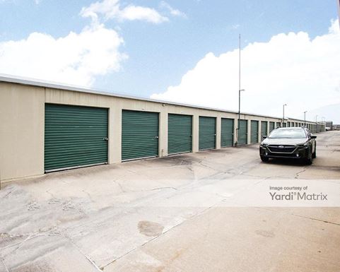 Source URL: https://cdnsc.rentcafe.com/dmslivecafe/3/1820897/1820897-1-4.jpg?width=-1&height=385&quality=80