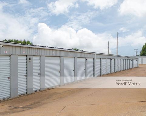 Source URL: https://cdnsc.rentcafe.com/dmslivecafe/3/1820939/1820939-1-4.jpg?width=-1&height=385&quality=80