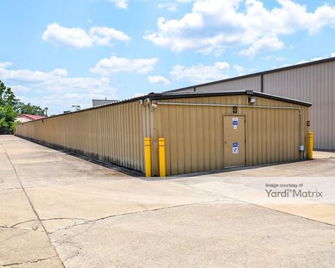 Source URL: https://cdnsc.rentcafe.com/dmslivecafe/3/1837953/1837953-1-5.jpg?width=-1&height=385&quality=80