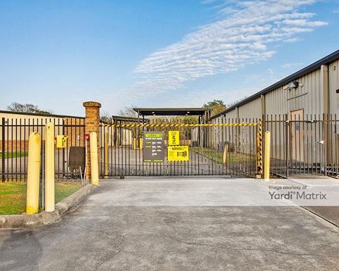 Source URL: https://cdnsc.rentcafe.com/dmslivecafe/3/1837958/1837958-1-4.jpg?width=-1&height=385&quality=80