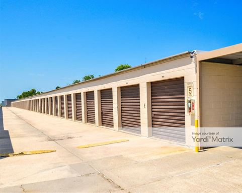 Source URL: https://cdnsc.rentcafe.com/dmslivecafe/3/1837962/1837962-1-5.jpg?width=-1&height=385&quality=80