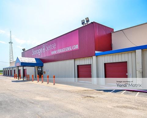 Source URL: https://cdnsc.rentcafe.com/dmslivecafe/3/1837983/1837983-1-3.jpg?width=-1&height=385&quality=80