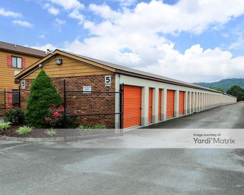 Source URL: https://cdnsc.rentcafe.com/dmslivecafe/3/1838030/1838030-1-3.jpg?width=-1&height=385&quality=80