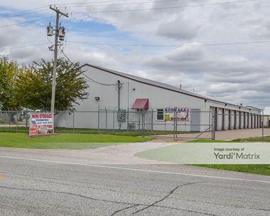 Storage Units for Rent available at 13525 110th Avenue, Davenport, IA 52804