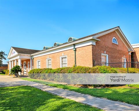 Source URL: https://cdnsc.rentcafe.com/dmslivecafe/3/1838212/1838212-1-2.jpg?width=-1&height=385&quality=80