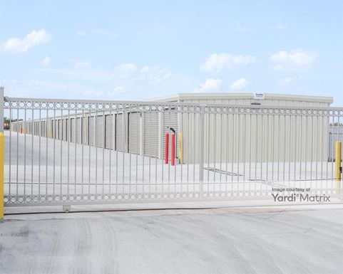 Source URL: https://cdnsc.rentcafe.com/dmslivecafe/3/1838328/1838328-1-5.jpg?width=-1&height=385&quality=80