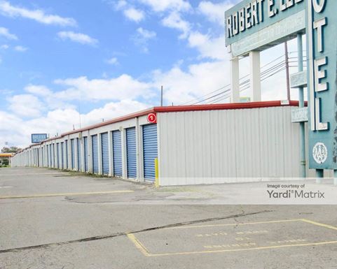 Source URL: https://cdnsc.rentcafe.com/dmslivecafe/3/1838343/1838343-1-3.jpg?width=-1&height=385&quality=80